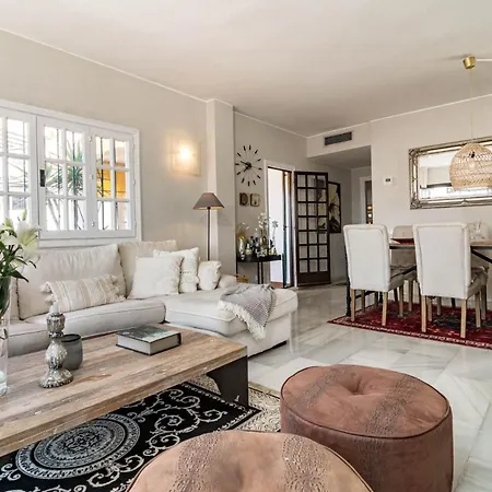 Exclusive Vintage Serenade In Aldea Blanca - Walking Distance To Centro Plaza Apartment Marbella