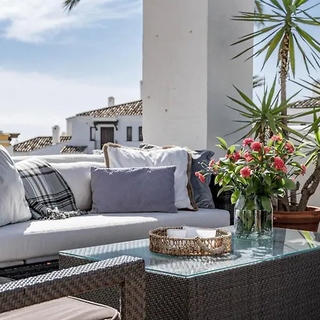 Exclusive Vintage Serenade In Aldea Blanca - Walking Distance To Centro Plaza Apartment Marbella